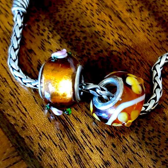 2-amber colored floral blown glass bracelet/ necklace spacer beads - Picture 6 of 10